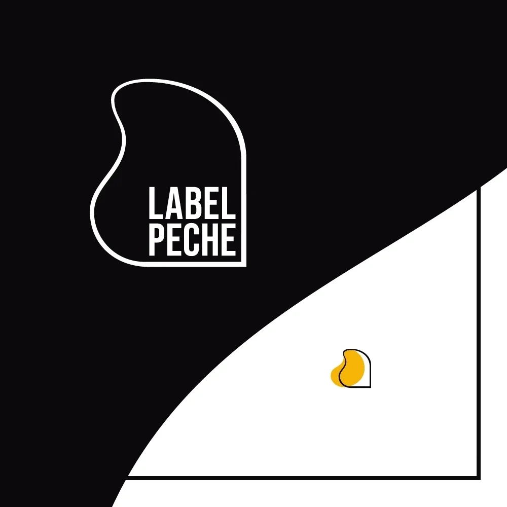 Black and white Label Pêche logo with a mini version on black and white backgrounds.